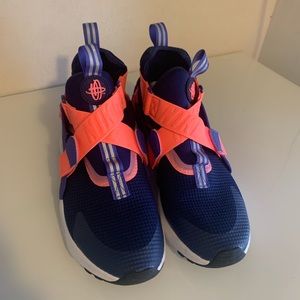 Nike huaraches city high